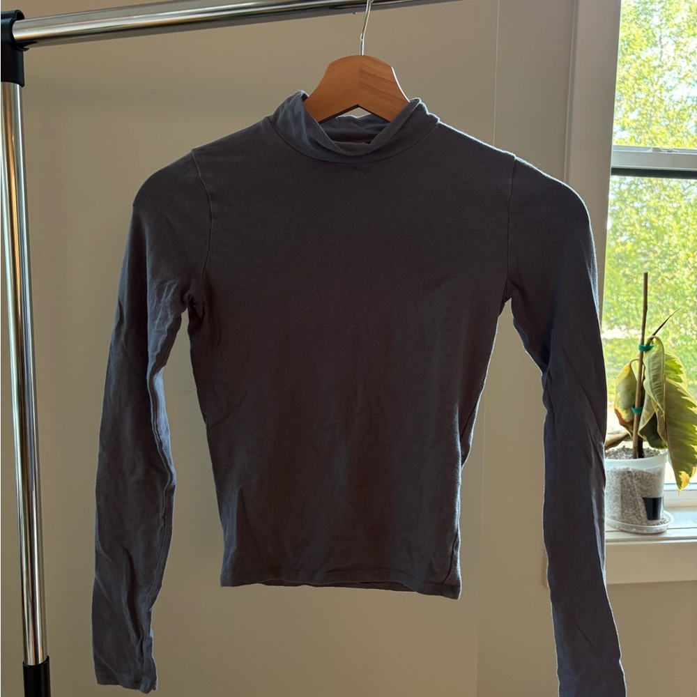 Gray Blue Sleeve Turtleneck Top